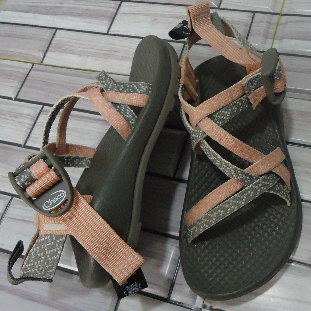 SIZE 11. CHACO kid's enfants ecotread sandal.